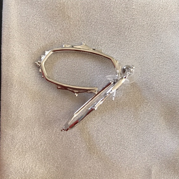 Kendra Scott Silver Faceted Geometric Hoop Earrings - Picture 2 of 2